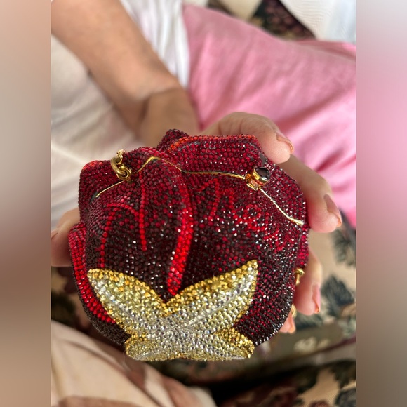 Boxed Judith Leiber Rose/Peony clutch - Picture 4 of 9